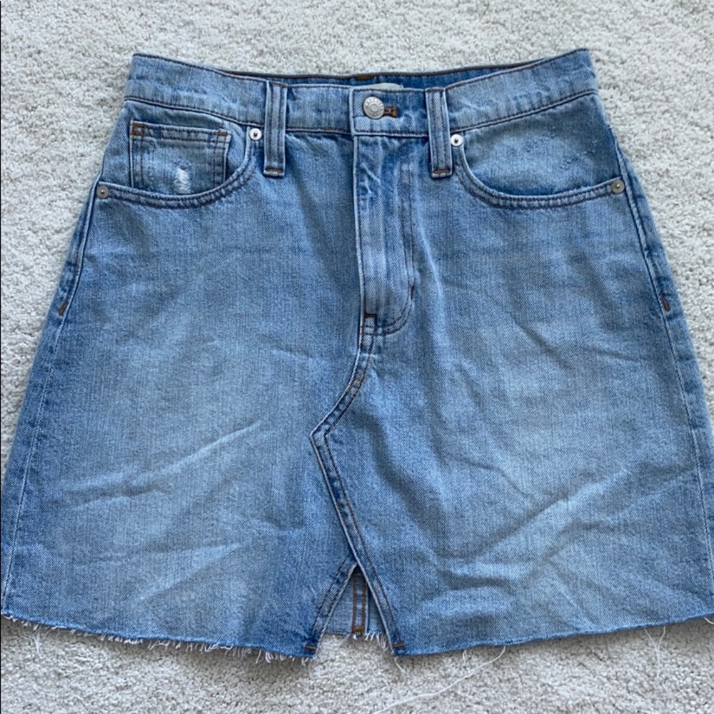 NEVER WORN Madewell denim skirt